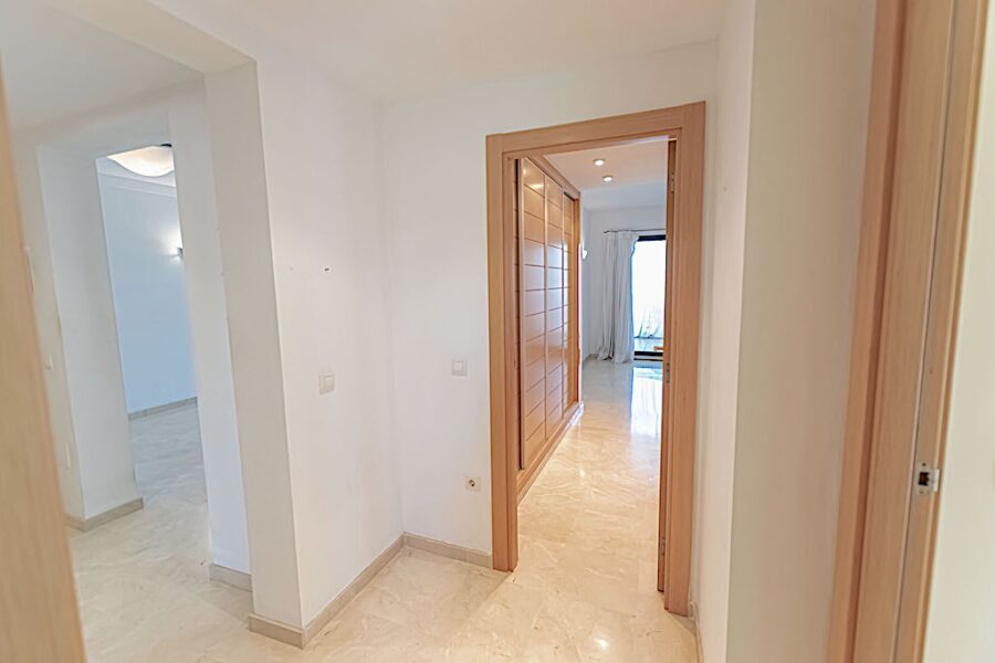 Agradable piso de 2 dormitorios en Estepona Amazing 2-bedroom apartment in Estepona Apartament inedit de 2 dormitoare în Estepona Sensationnel appartement de 2 chambres à Estepona