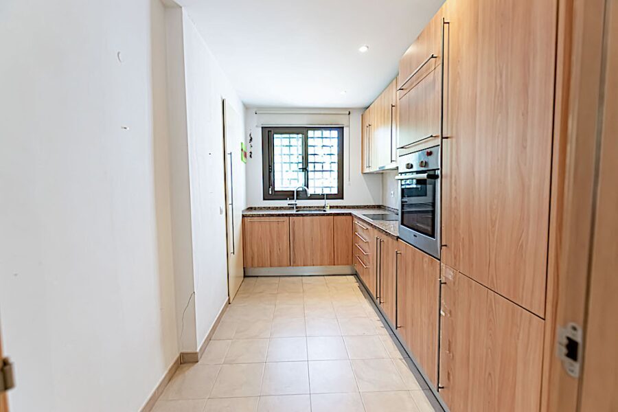 Agradable piso de 2 dormitorios en Estepona Amazing 2-bedroom apartment in Estepona Apartament inedit de 2 dormitoare în Estepona Sensationnel appartement de 2 chambres à Estepona