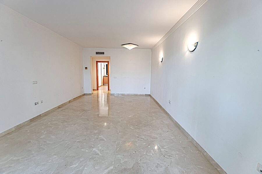 Agradable piso de 2 dormitorios en Estepona Amazing 2-bedroom apartment in Estepona Apartament inedit de 2 dormitoare în Estepona Sensationnel appartement de 2 chambres à Estepona