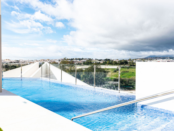 Apartamento a estrenar de 3 dormitorios en alquiler en Nueva Andalucía