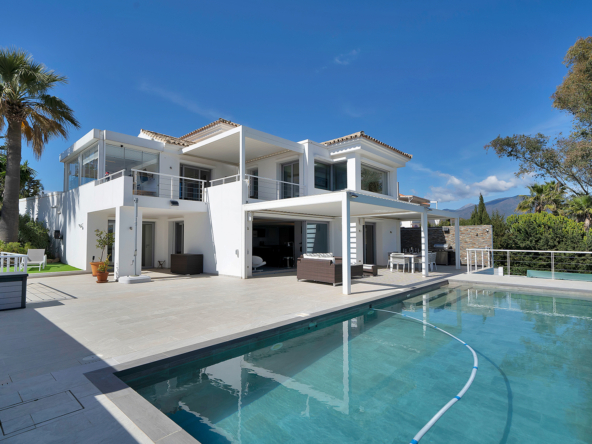 Villa de 4 dormitorios en Las Lomas de Nueva Andalucia
