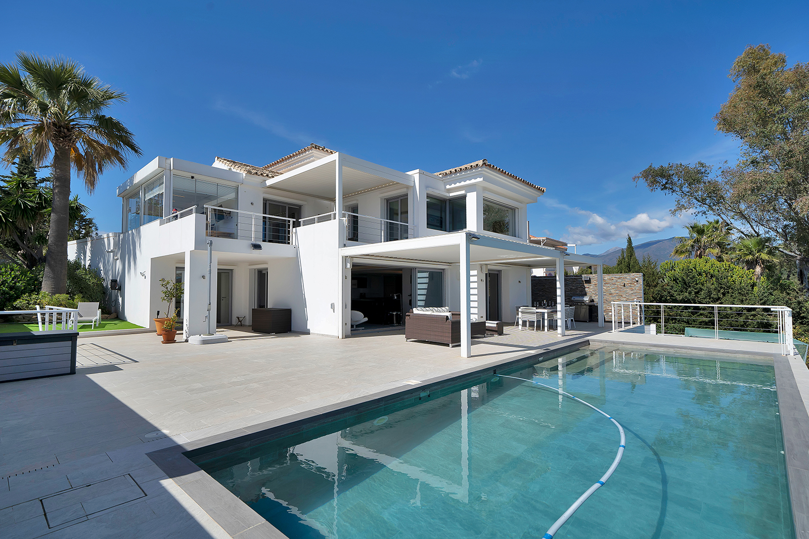 Villa de 4 dormitorios en Las Lomas de Nueva Andalucia