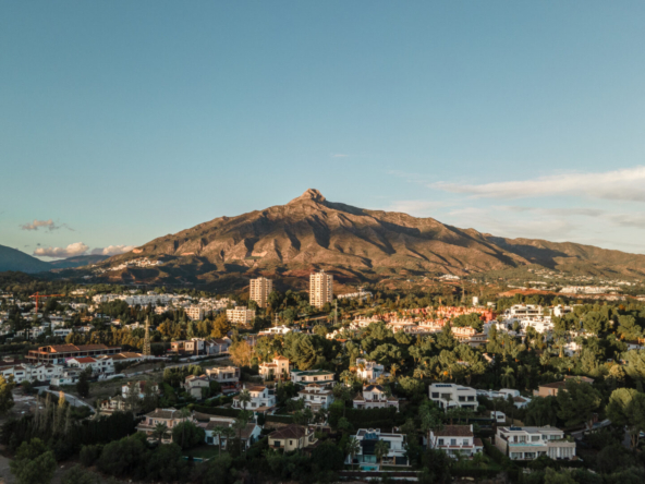 Nueva Andalucía: El corazón del Valle del Golf de Marbella