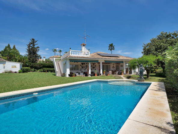Villa de 4 dormitorios en El Paraiso